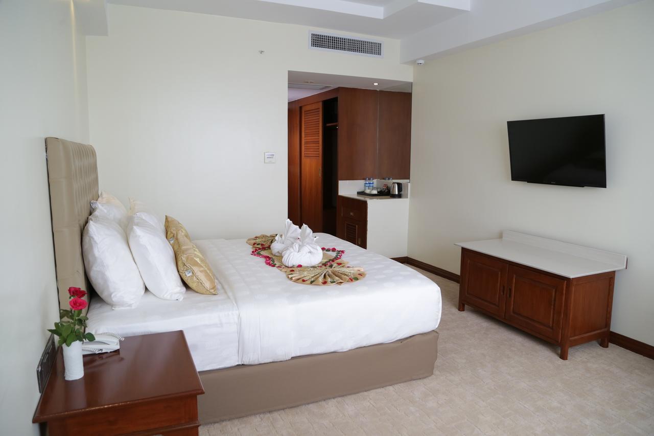 Pacific Hotel Yangon Ngoại thất bức ảnh