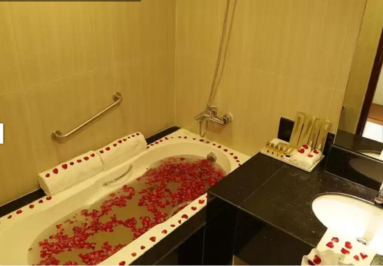 Pacific Hotel Yangon Ngoại thất bức ảnh